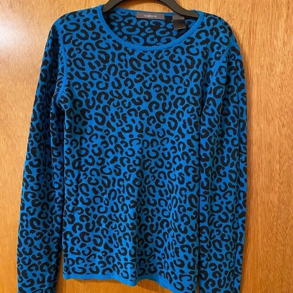 Liz Claiborne Blue and Black Leopard Print Sweater Size Medium - Picture 1 of 5